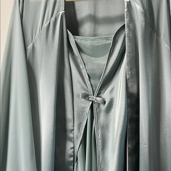 Valentino Intimo Green Satin Chiffon 2 Pc Chemise and Robe. NWOT vintage. - Picture 3 of 13
